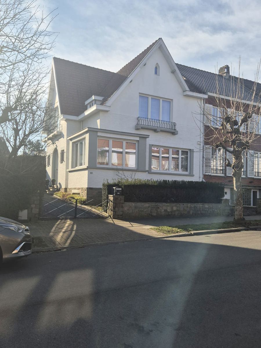 Maison à Woluwe-Saint-Pierre - image 1